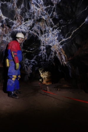 Nickin Selenite Tunnel